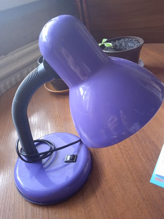 Лампа настольная ученическая