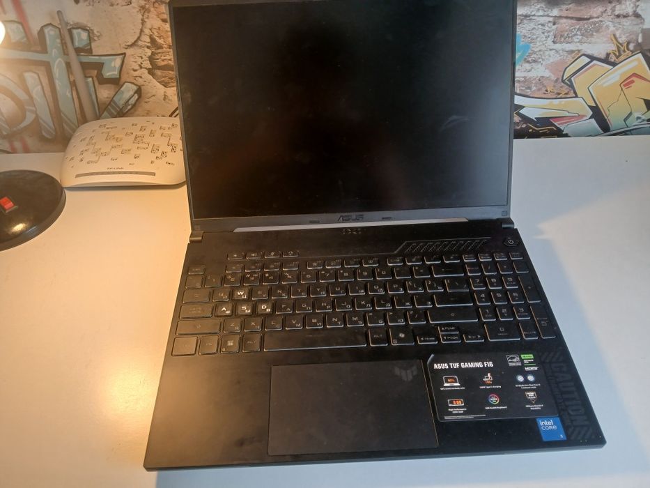 Ноутбук Asus F16