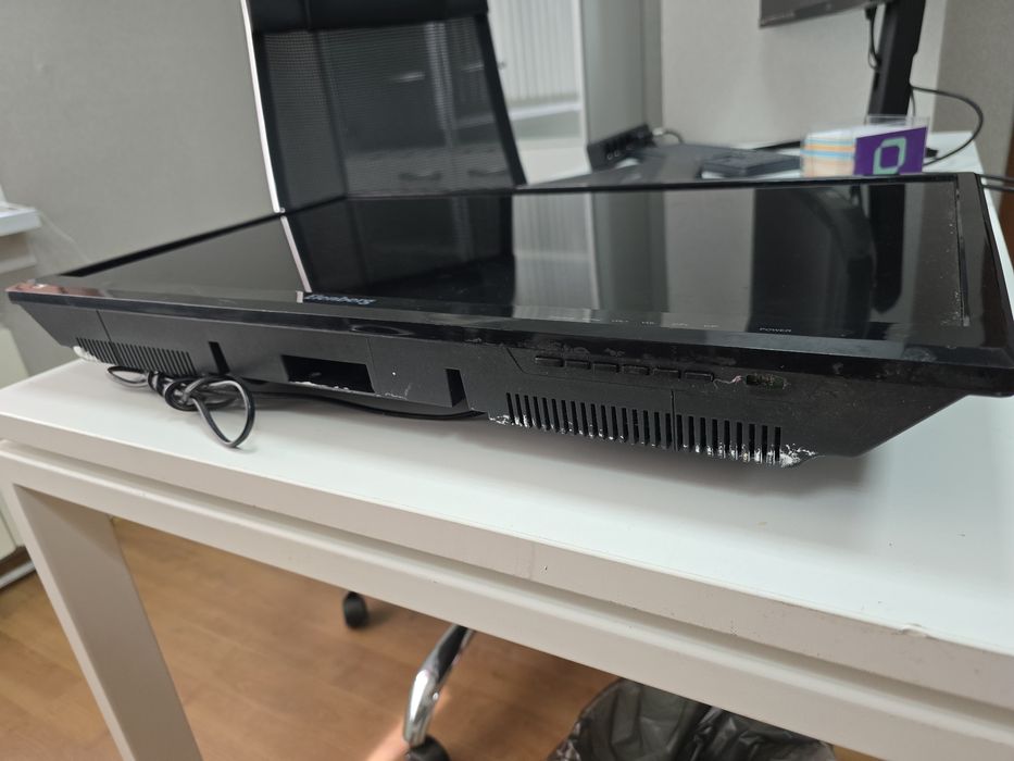 Телевизор Elenberg 28" (71см)