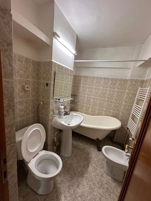 Apartament de închiriat