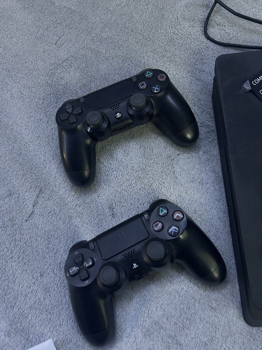 PS4 slim+ 2 console+ 2 jocuri