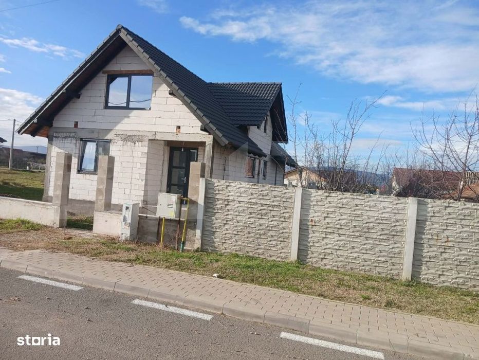 Casa individuala,cu 4 camere, 135 mp utili,Totoi