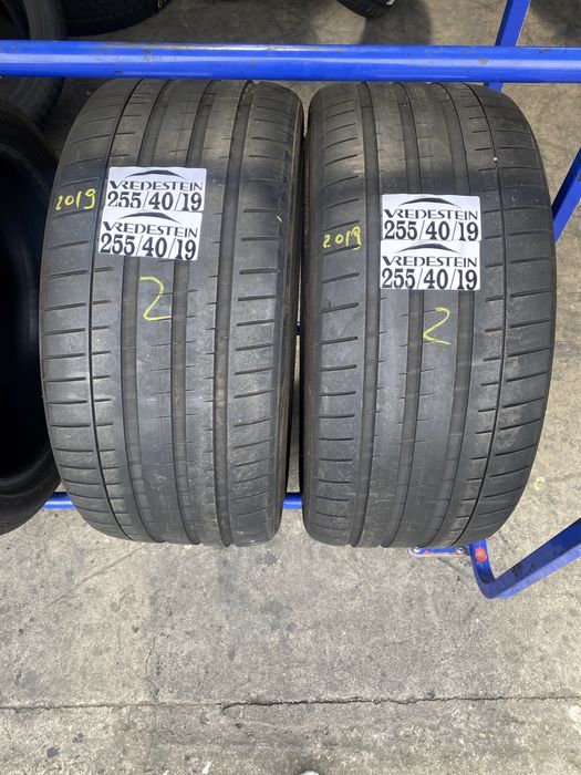 255/40/19 Vredestein Vara