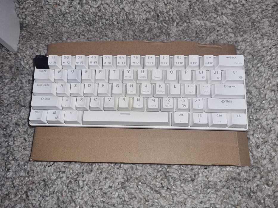 Tastatura RK61 brown switch la pachet cu mousepad Spacer nou!