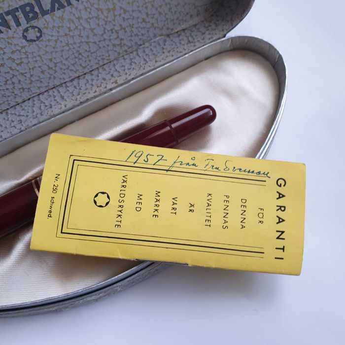 Писалка Montblanc 252 в цвят бордо със златен писец 585