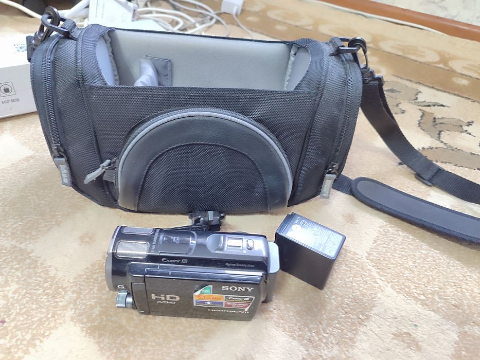 Продам видеокамеру SONY