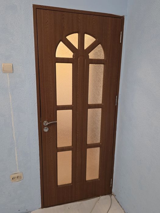 Vand usi interior 200 lei buc