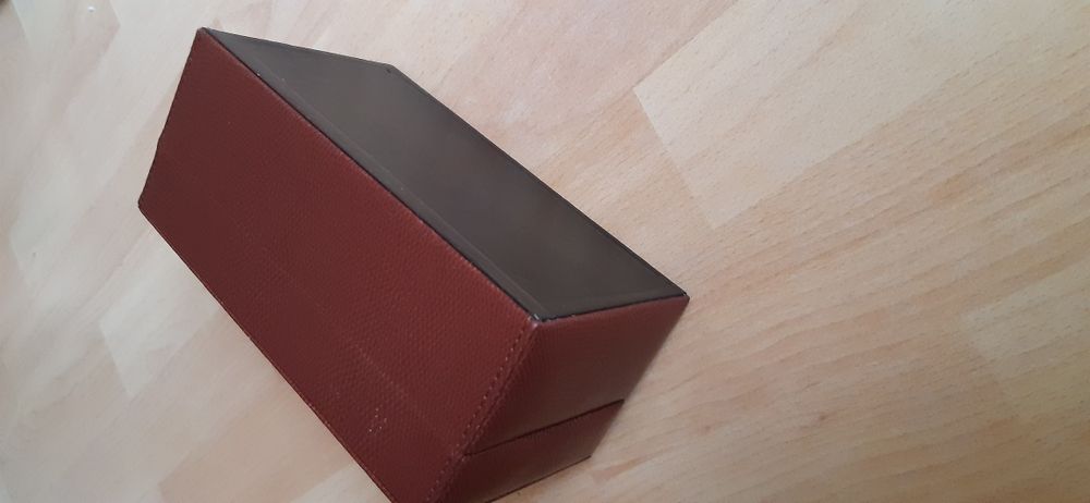 Caseta din piele ptr Bijuterii si Ceasuri, cu cheie, model deosebit