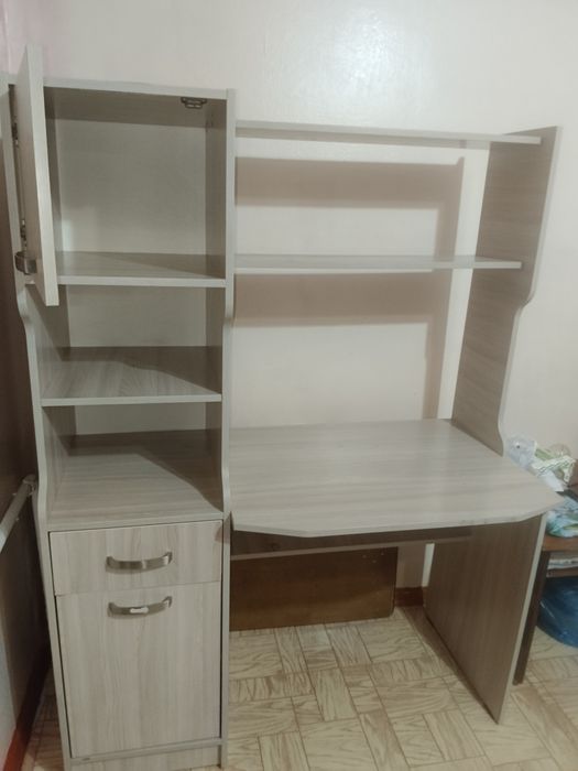 Продам школьный стол