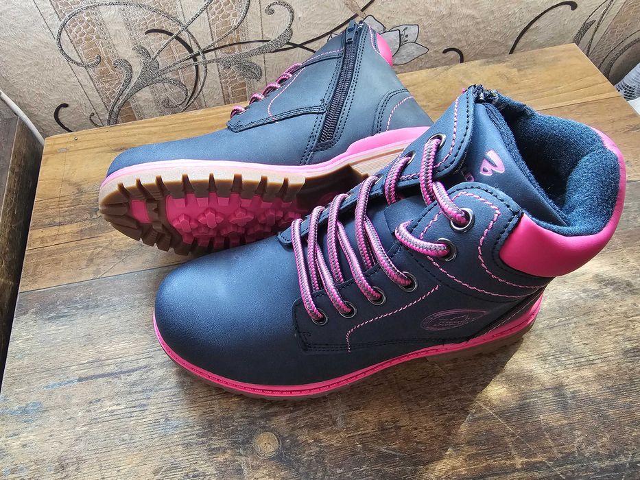 Детски       боти