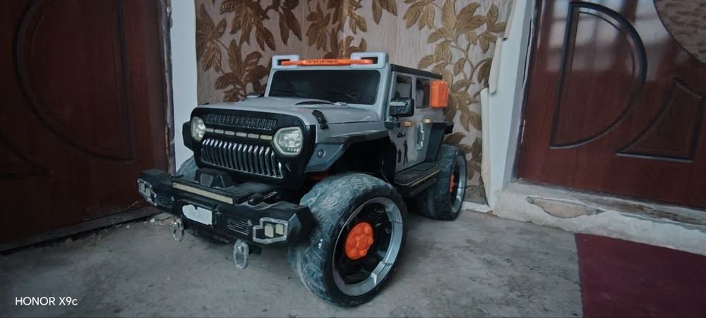 Bolalar mashinasi jeep 906 madel