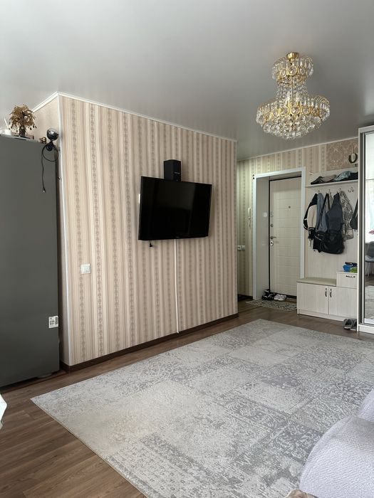 Продам  двух комнатную квартиру.