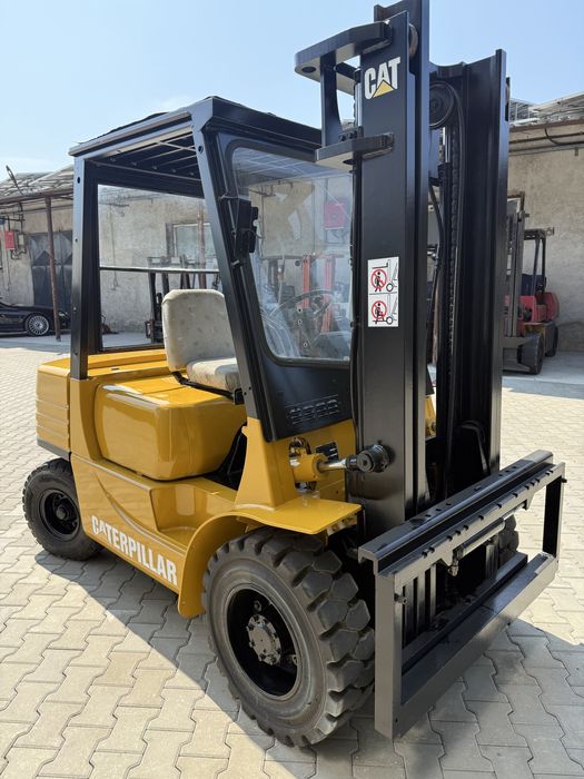 Motostivuitor 3,0 tone diesel Caterpillar