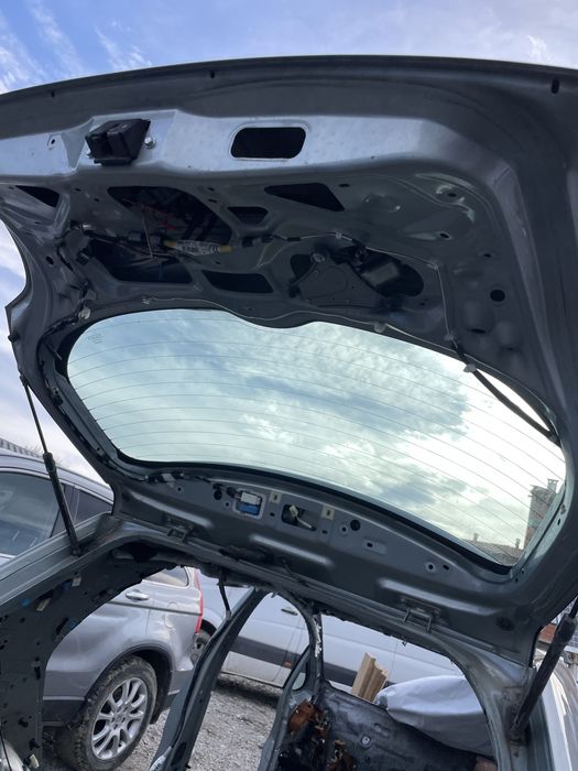 Toyota Auris 2008/9 Задна багажна врата и задна дясна