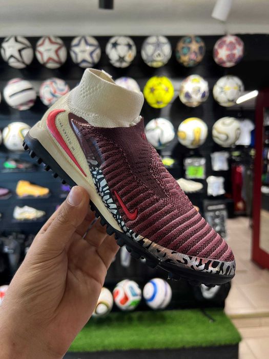 Футбольные сороконожки Nike Phantom GX для подростка