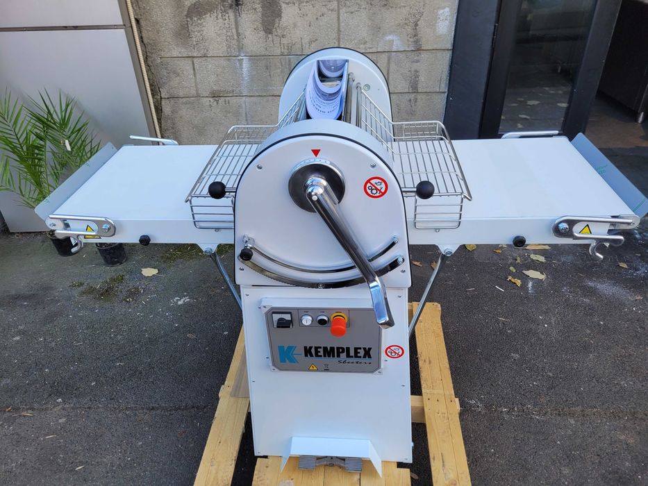 Masina turat foietaj noua Italia