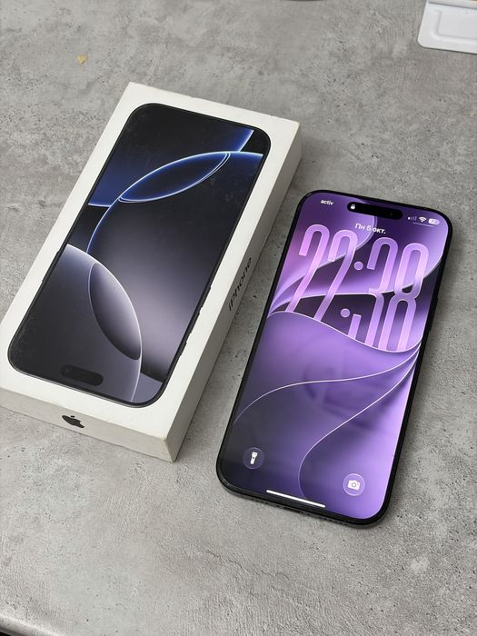 IPhone 16 pro max , 256mb