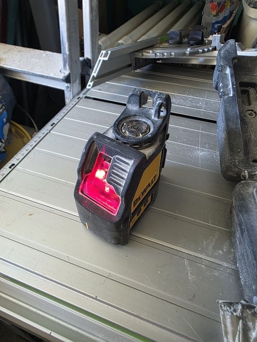 Лазерен нивелир DeWalt