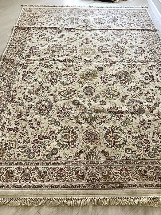 Продается ковер хорошего качества