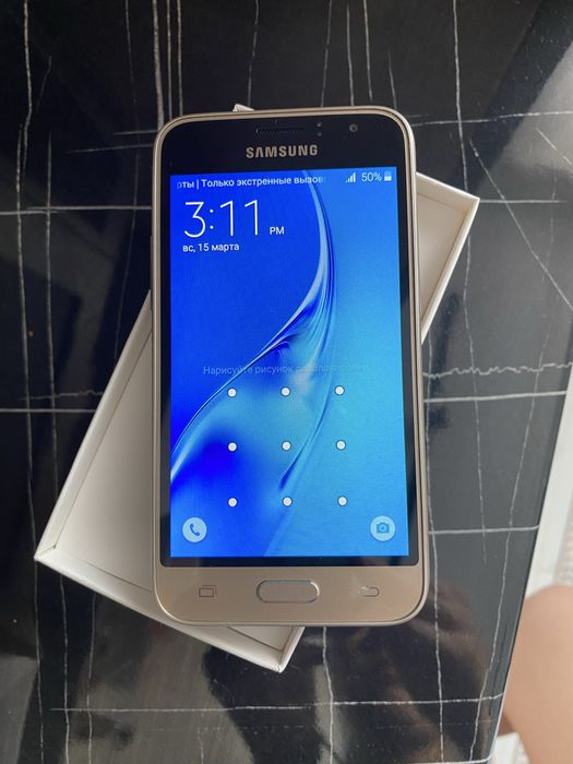 Продается Самсунг J1