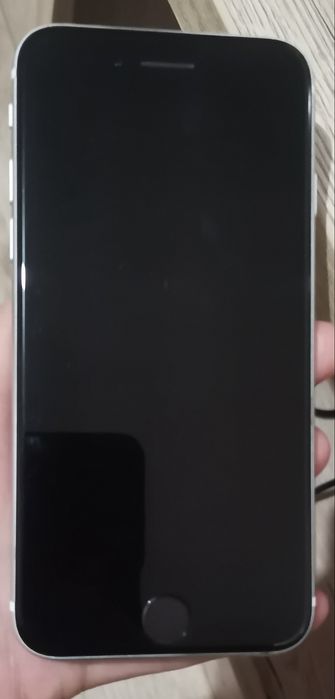 Продам se 2020 64 gb