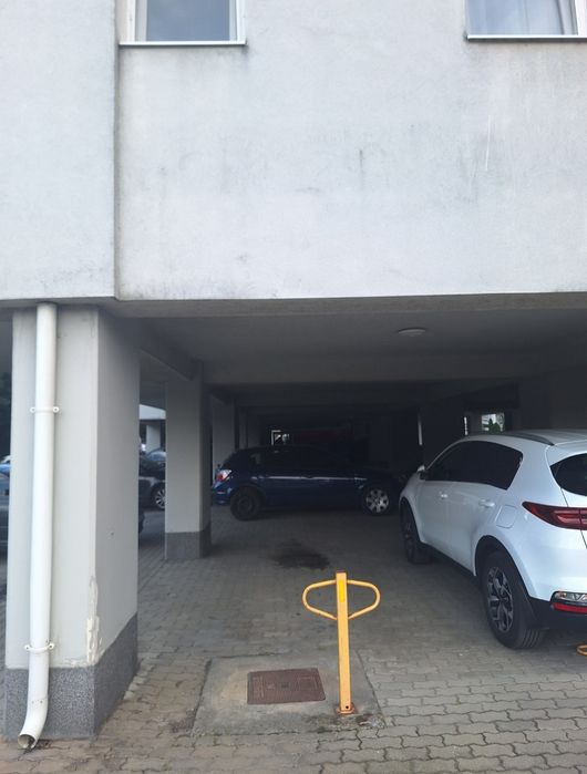 Parcare acoperită sub bloc