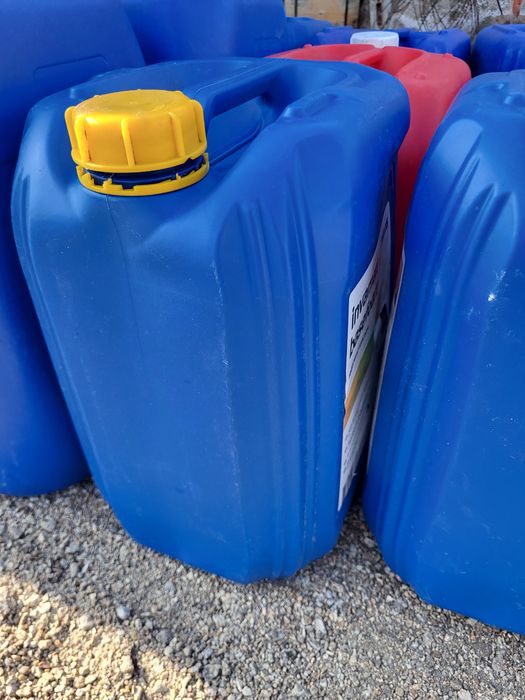 Продам канистры.