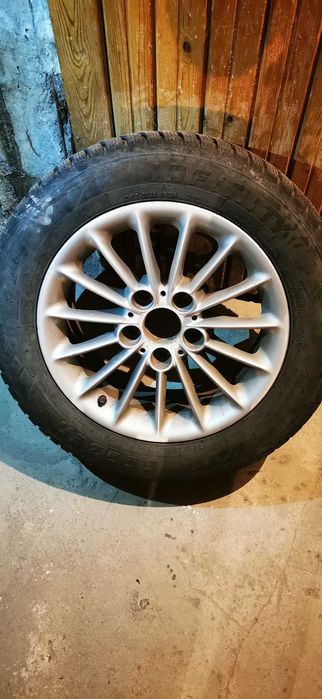Зимни гуми+лети джанти за бмв Е39 в отлично  състояние 225/55/16
