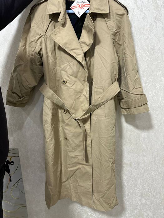 Продается плаш куртка новый