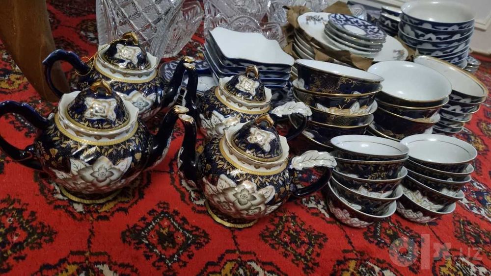 Хрустальные вазы и посуда