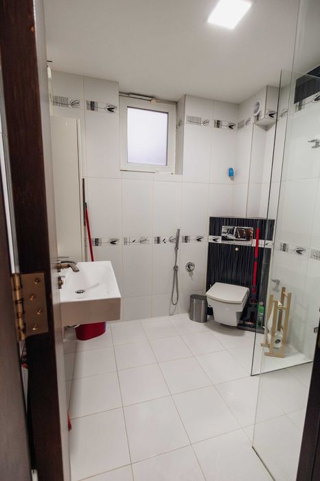 Дава се под наем Тристаен апартамент в София, Павлово - 150 кв.м за 1071 € - Снимка #9