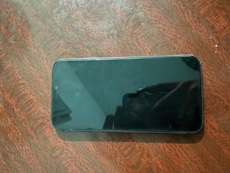 Продам айфон 11