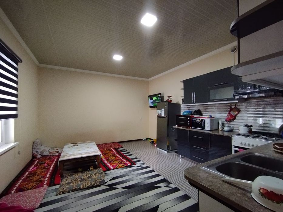 Дом продаётся срочно 6 соток 6 комната срочна