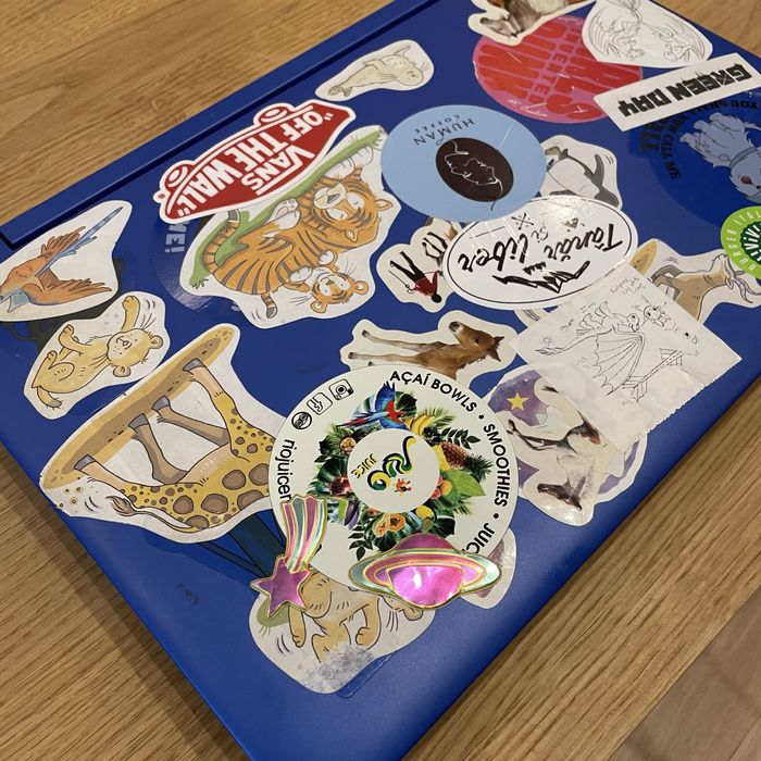 Vand Laptop Tableta HP 2GB RAM (mouse)