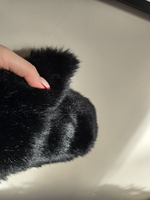 Черни ръкавици с косъм