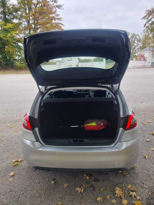 Peugeot 308 1.6 безнин 125к.с. 2014г.