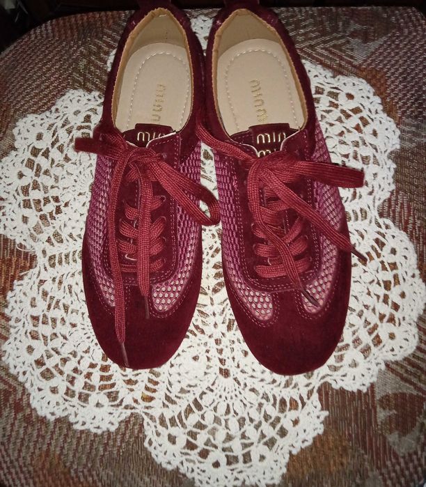 Продается женская обувь