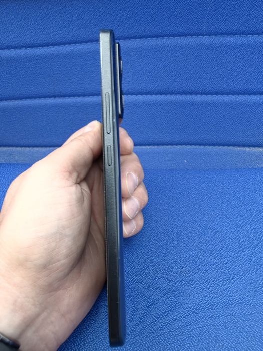 Xiaomi 13T Pro  cu 12+6 gb RAM si 512 GB