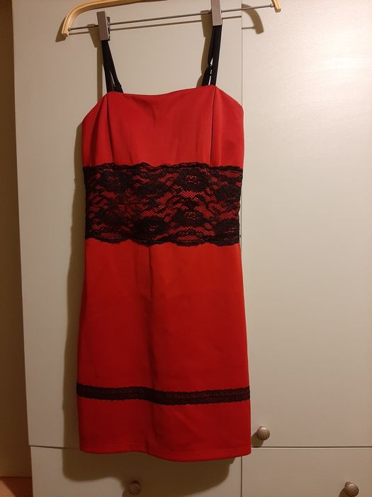 Официални рокли с дантела