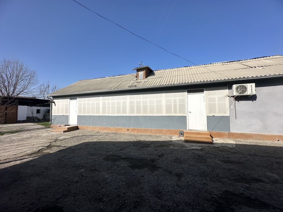 Катта ховлили уй сотилади