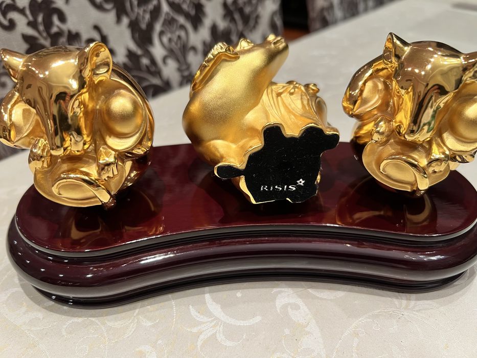 Статуэтки RISIS Сингапур 24К золото
