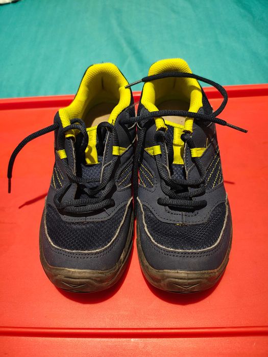 Adidasi Decathlon ghete nr 38 si 36