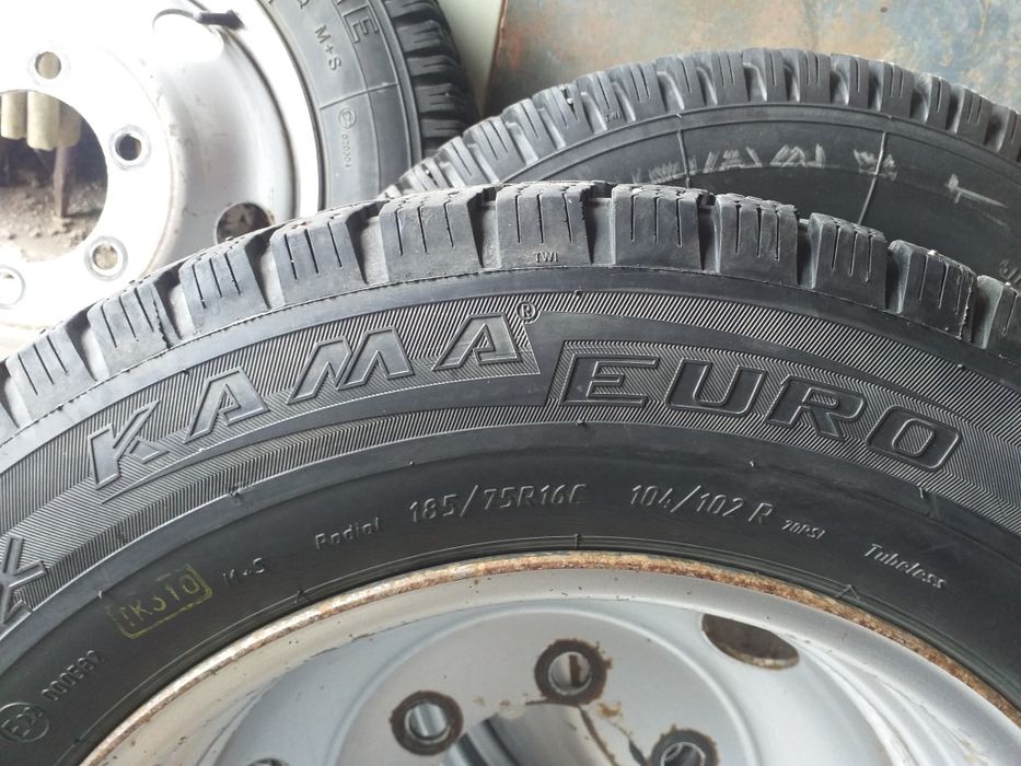 Продам Резину на Газель