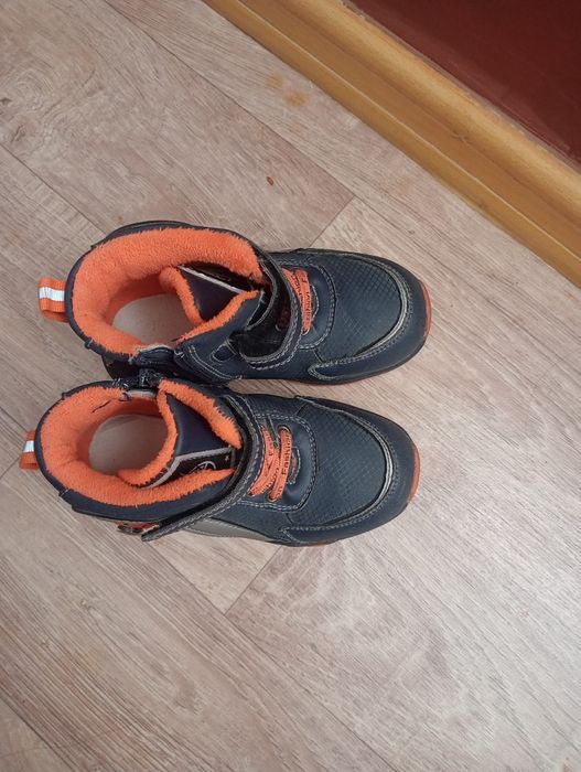 Продам ботинки на мальчика