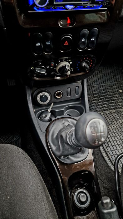 Dacia Duster 1.5 dCi  110 CP,  4x4 / 4WD  # Kit Ambreiaj + Volantă NOU