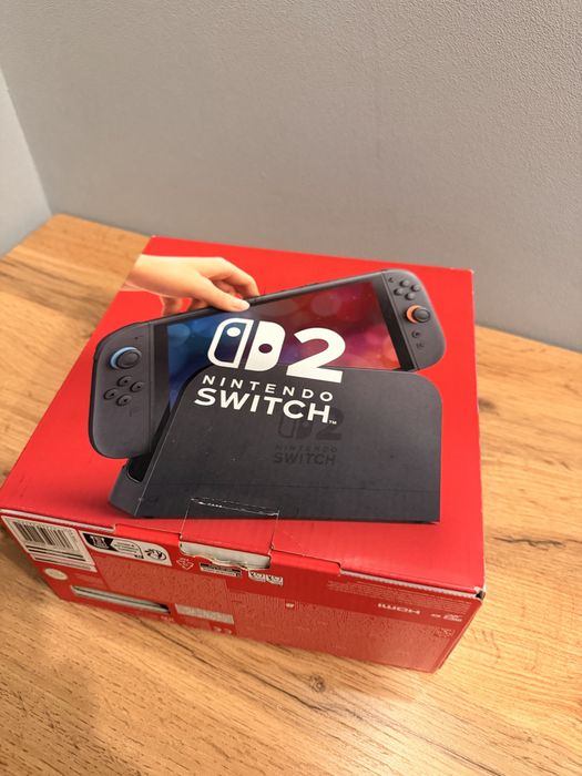 Nintendo Switch 2 + две игры