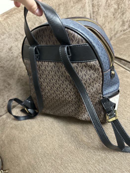 Рюкзаки и сумки в