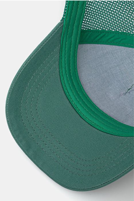 Детска шапка с козирка Benetton