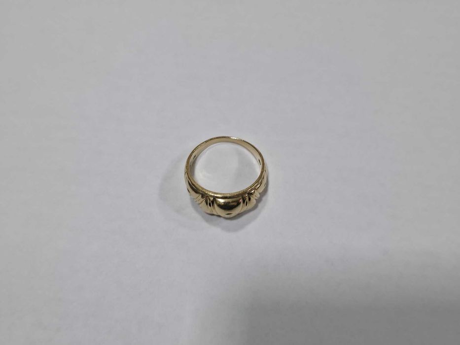 Дамски златен пръстен 14К 585 / 4,97 гр.