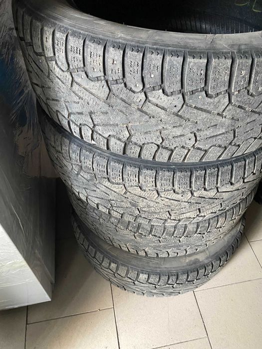 Шины PIRELLI (шипы) 225/60/17